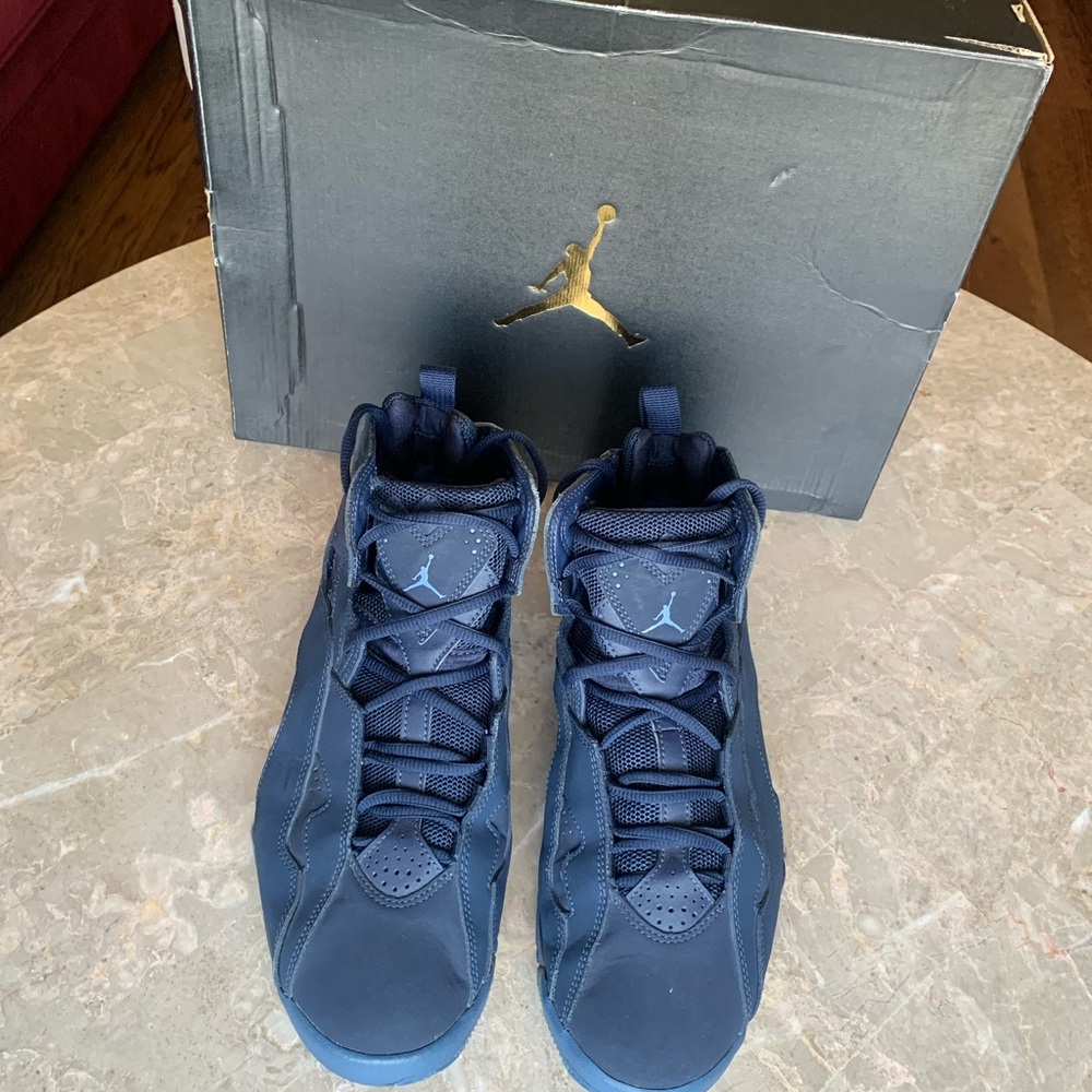Jordan Men's Navy Sneakers